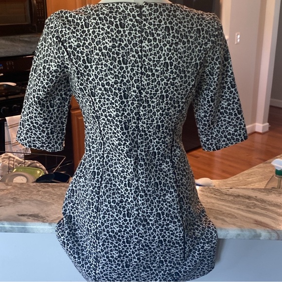 Banana Republic Factory Cream black & gray leopard print short sleeve dress 2 - Picture 2 of 7